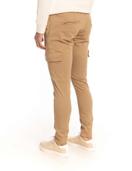 PANTALÓN CHINO CARGO